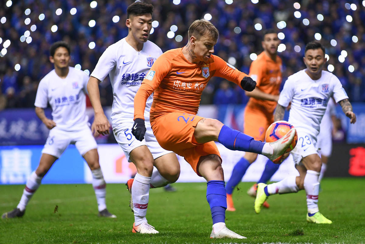 乐动娱乐 -包含意大利国家队训练开放日，冲刺阶段状态回暖引观众欢呼，中超在即，赛程密集仍需轮换的词条